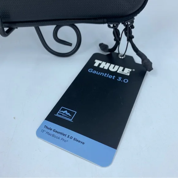 Thule Sweden gauntlet 3.0 sleeve FITS 13 inch MacBook Pro black NEW - Picture 3 of 10